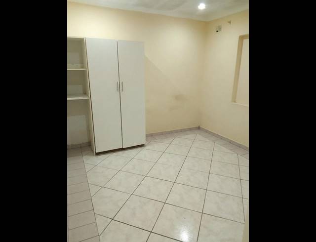 4 BEDROOM HOUSE FOR SALE IN CRAIGIEBURN